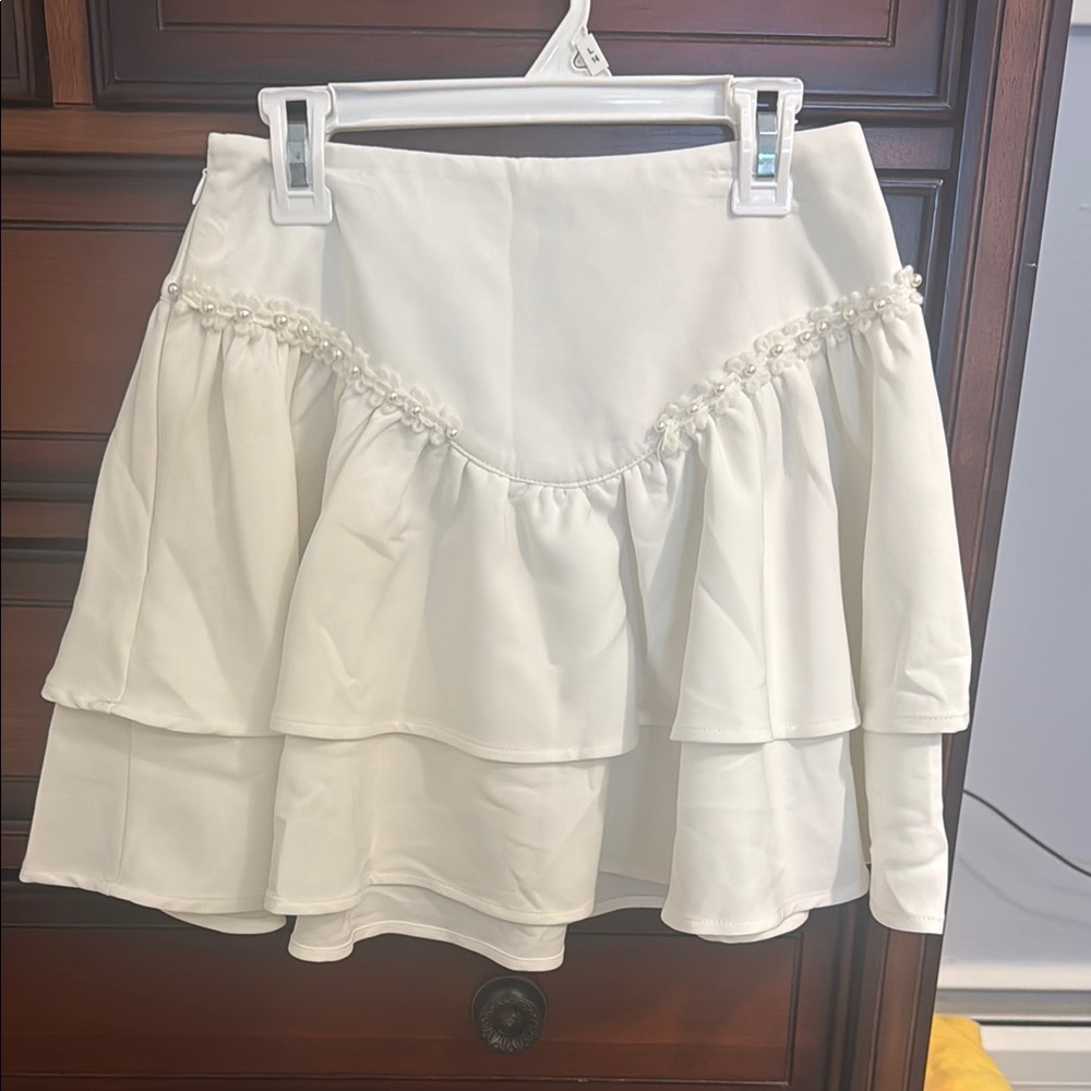 Elegant White Layered Skirt